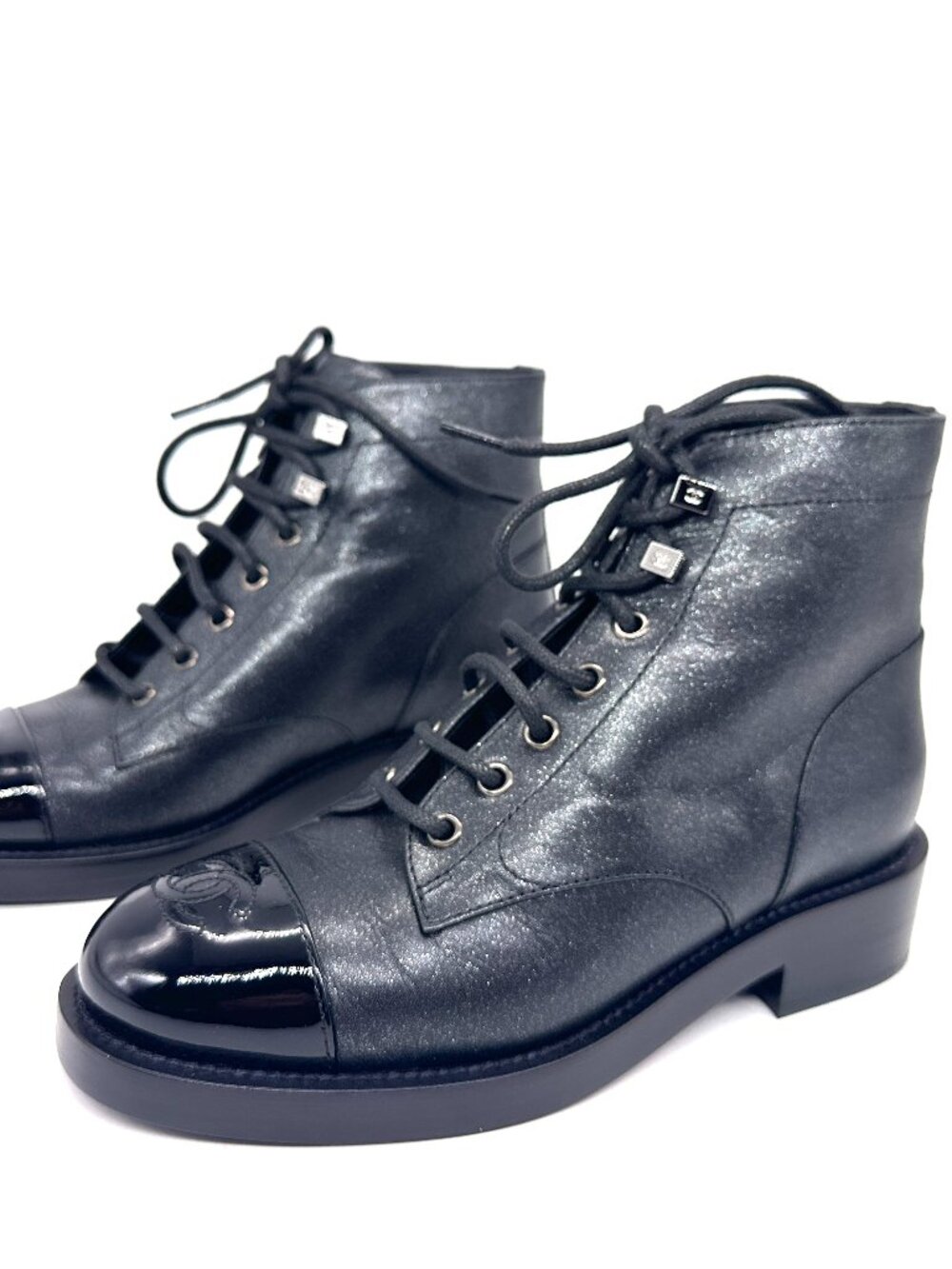 CHANEL 20A Iridescent Leather CC Cap Toe Lace Up Combat Ankle Booties Boots - Picture 9 of 16